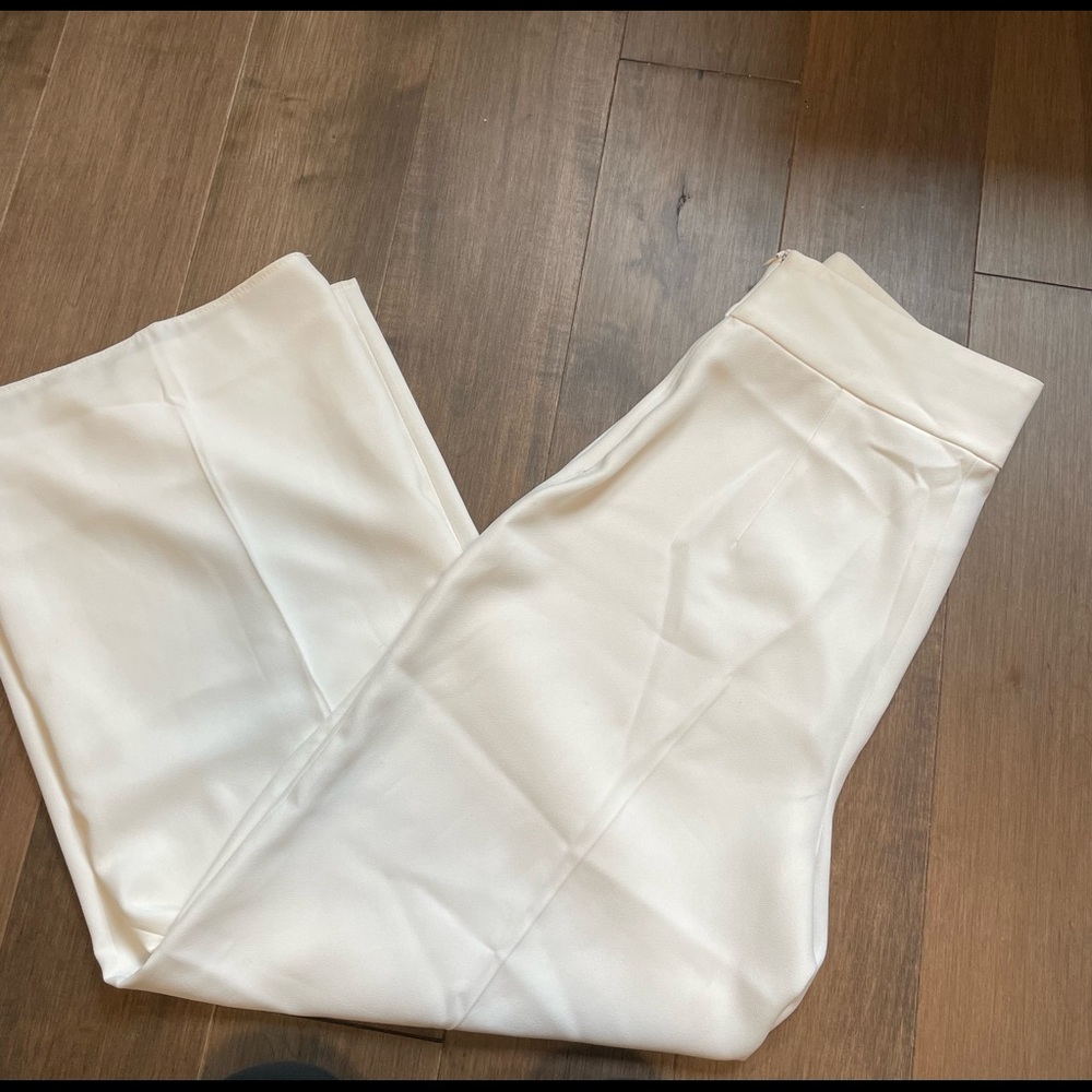 White Zara wide leg culottes! Size M